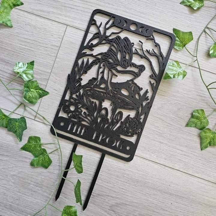 The Frog Tarot Card Trellis